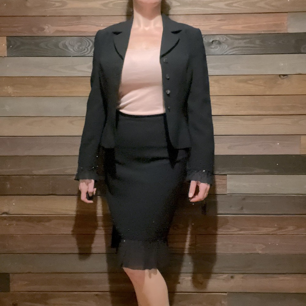 NWT Tahari skirt suit